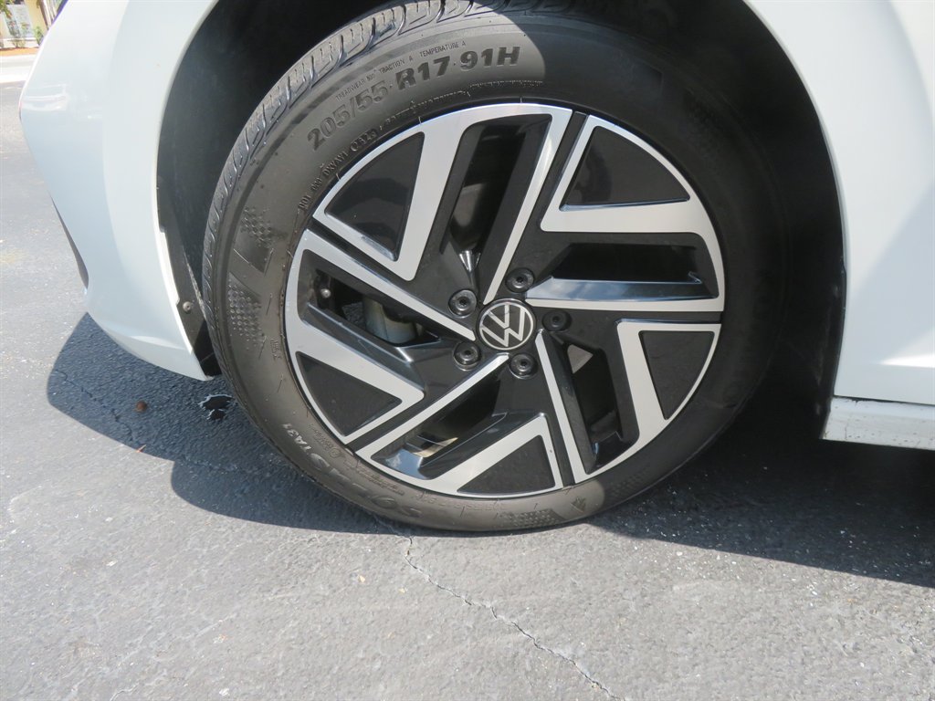 2024 Volkswagen Jetta SEL - Photo 11