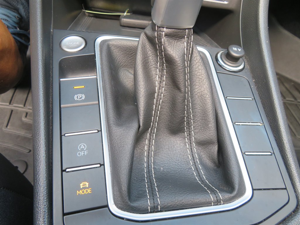 2024 Volkswagen Jetta SEL - Photo 26