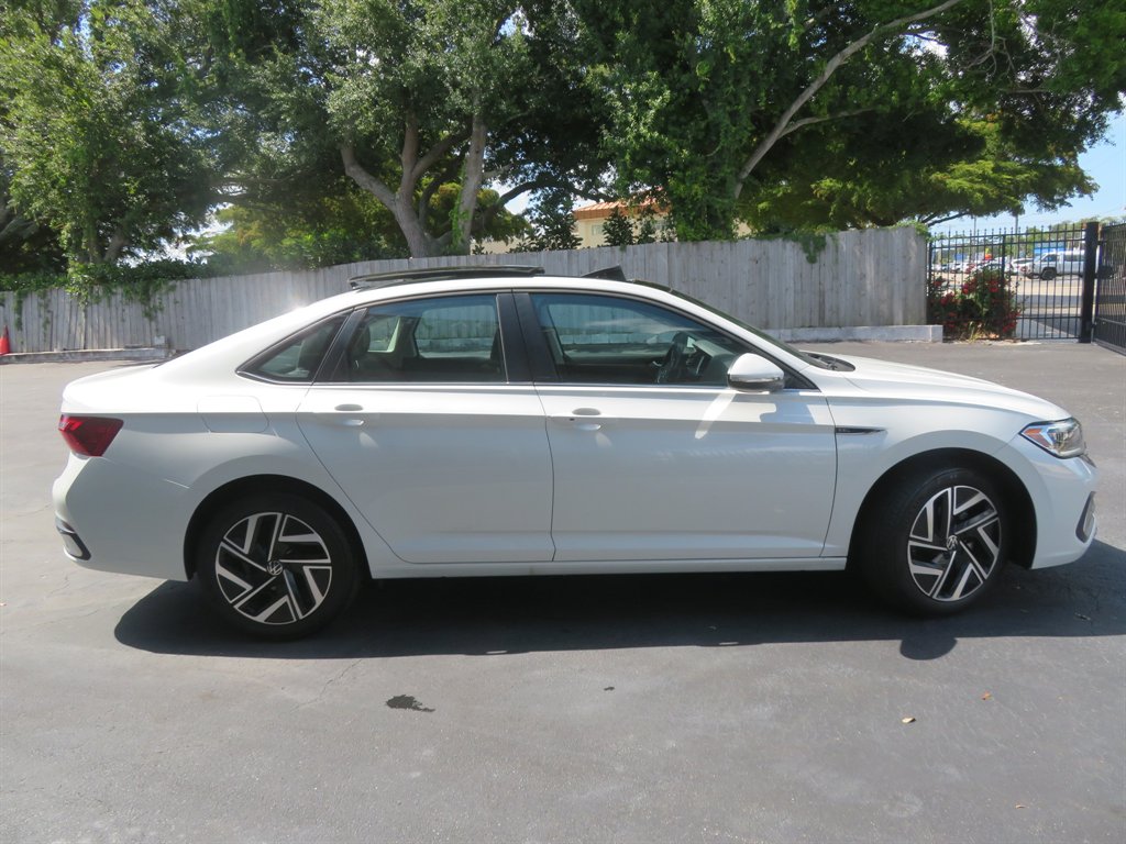 2024 Volkswagen Jetta SEL - Photo 8