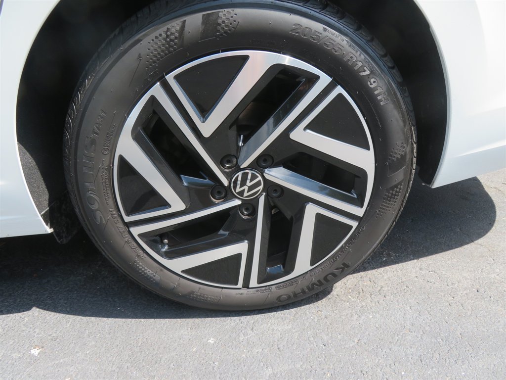 2024 Volkswagen Jetta SEL - Photo 12