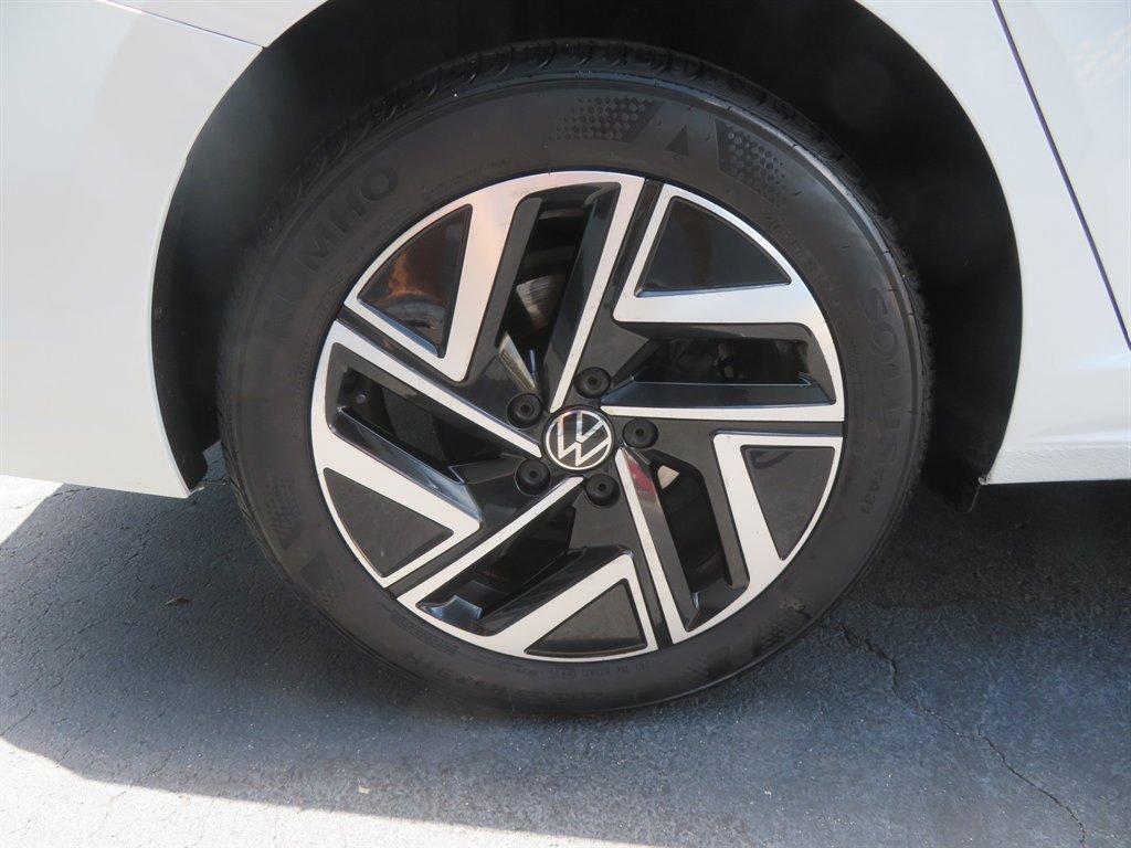 2024 Volkswagen Jetta SEL - Photo 13