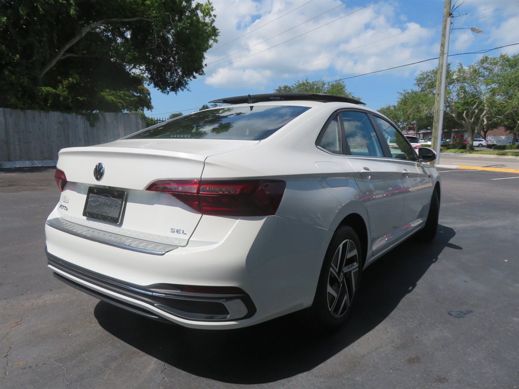2024 Volkswagen Jetta SEL - Photo 7