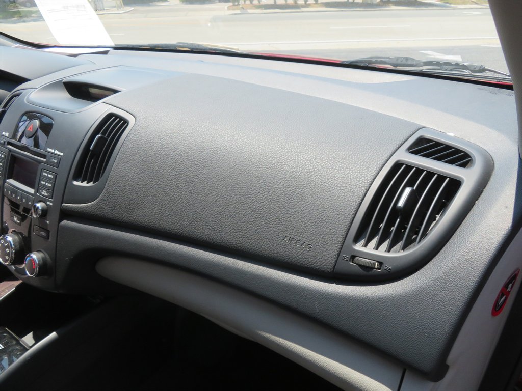 2011 Kia Forte EX - Photo 19