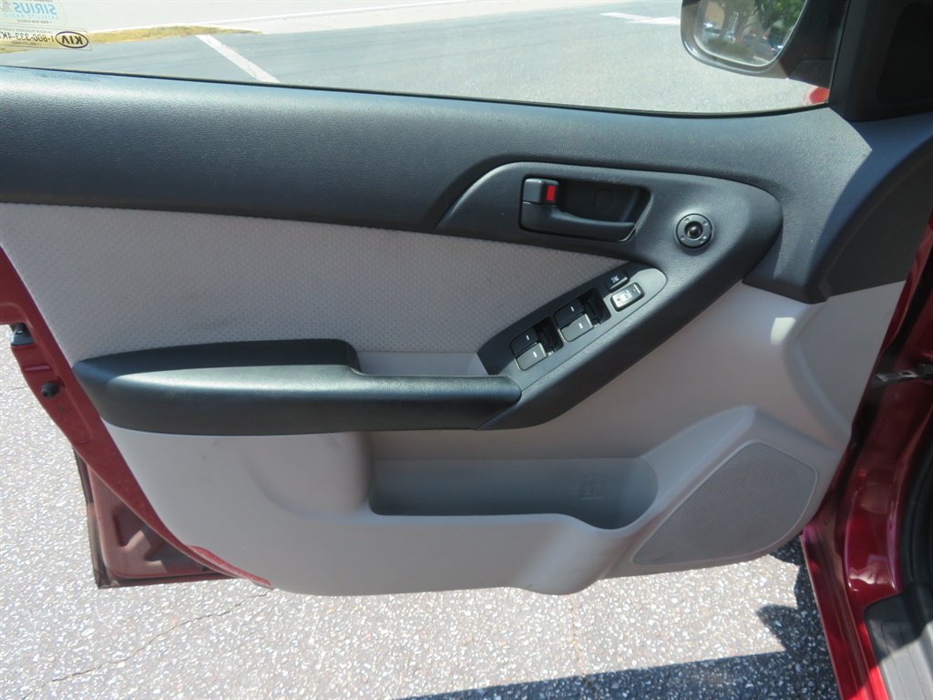 2011 Kia Forte EX - Photo 7