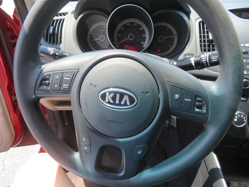 2011 Kia Forte EX - Photo 9
